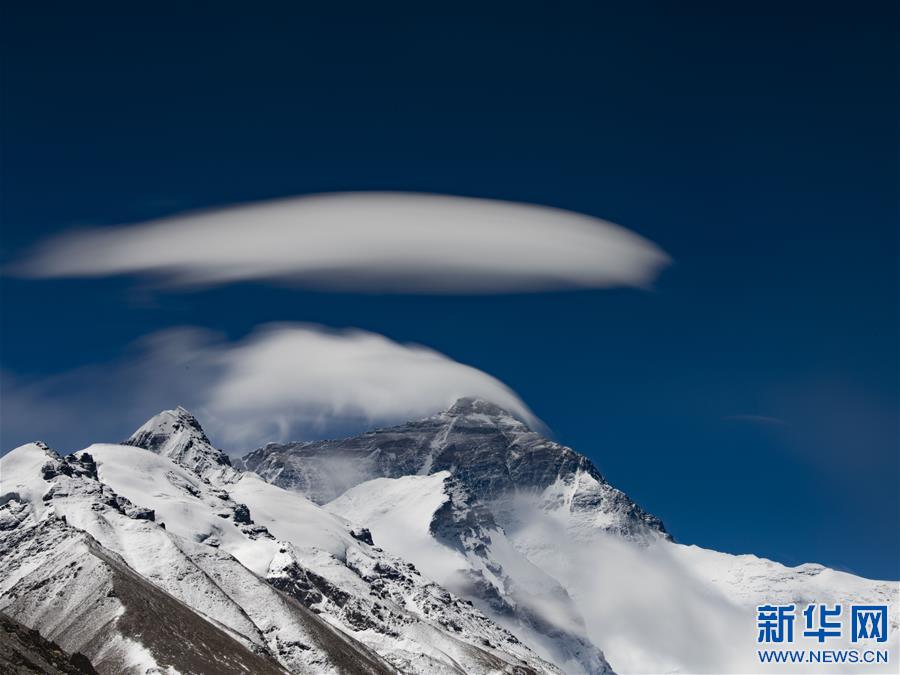 （2020珠峰高程測(cè)量·新華視界）（19）看珠峰云卷云舒 觀巔峰千姿百態(tài)