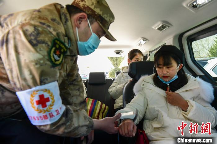 包餃子、拜年、探訪哨所西藏軍嫂高原過春節(jié)