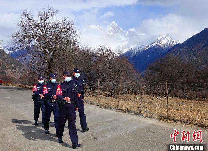 西藏林芝戍邊民警：為“你”翻山越嶺，卻無心看風(fēng)景