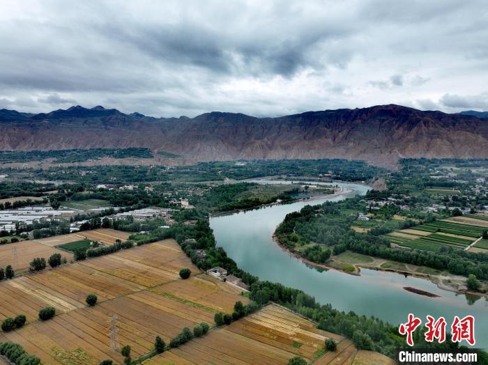 圖為黃河岸畔景色。(資料圖) 李玉峰 攝