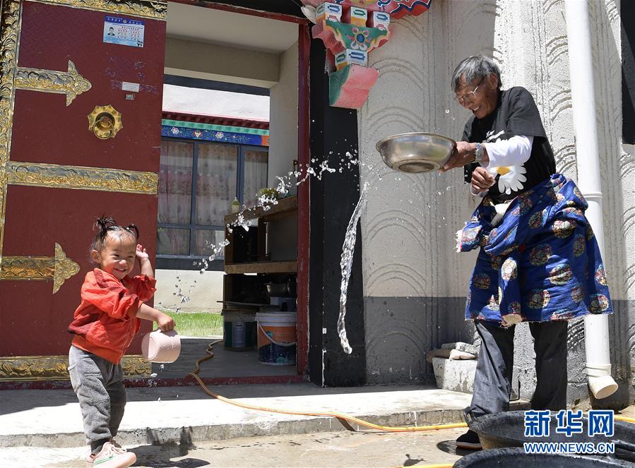 （新華全媒頭條·走向我們的小康生活·決戰(zhàn)決勝脫貧攻堅(jiān)·圖文互動）（6）兩次遷徙“搬窮”記——海拔最高縣雙湖的“戰(zhàn)貧故事”