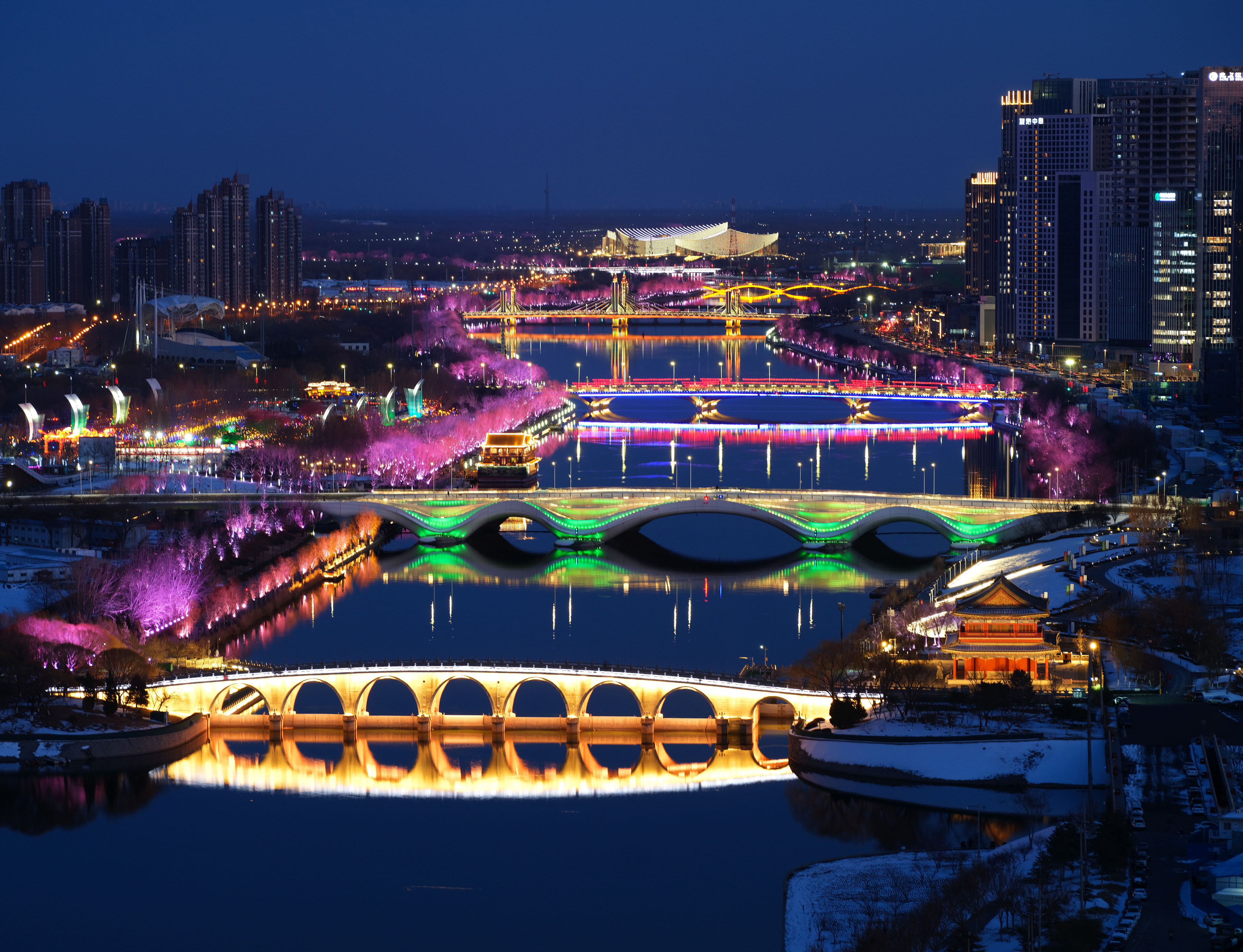 2024年2月22日，京杭大運河北京通州段夜景。