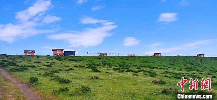 圖為地處同仁市加吾鄉(xiāng)東維村的農(nóng)家樂。　韓麗 攝