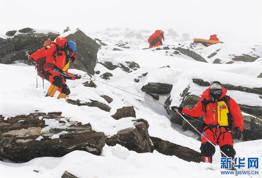 （2020珠峰高程測量）（1）珠峰高程測量登山隊(duì)撤回前進(jìn)營地 登頂日期將再調(diào)整