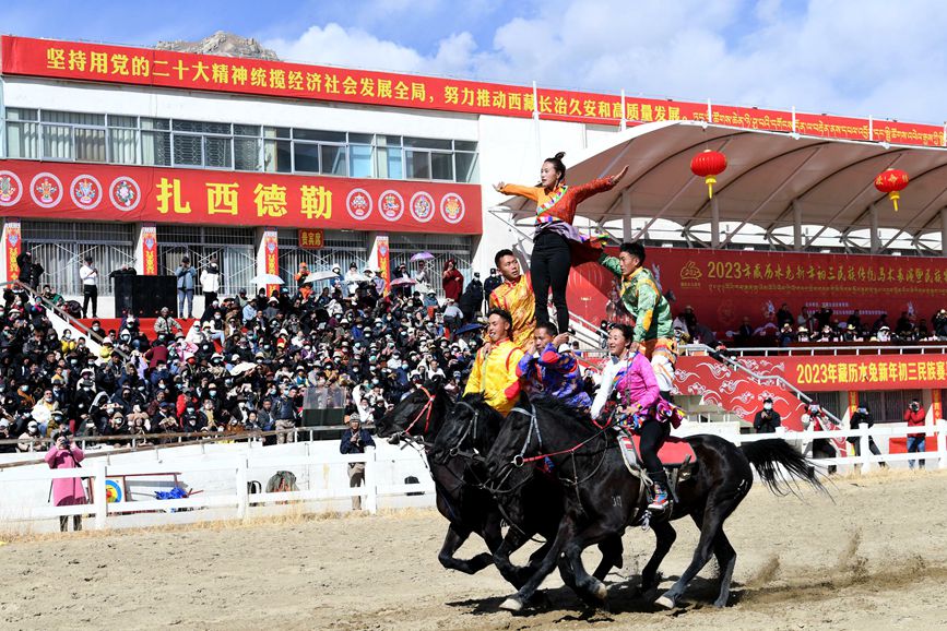 藏歷新年，精彩的馬術(shù)表演。潘多攝