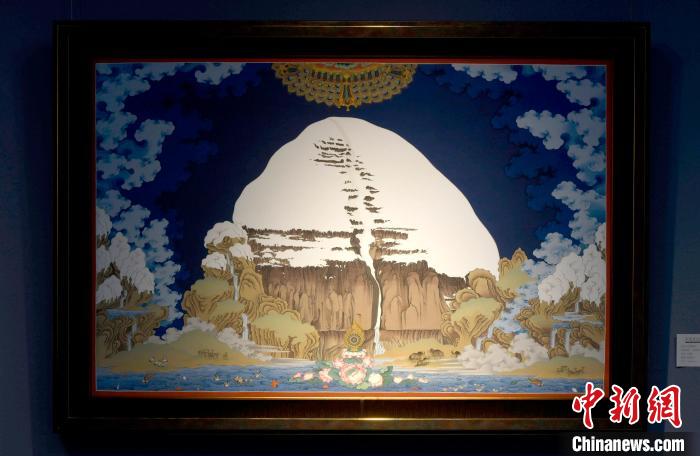 圖為5月16日，展覽中新創(chuàng)唐卡作品《岡底斯山》?！±盍?攝