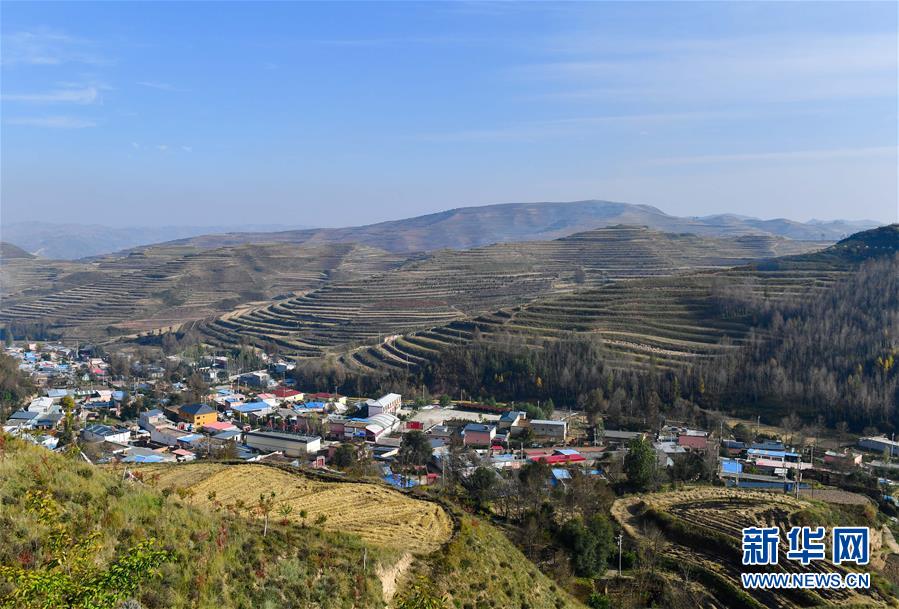 （全面建成小康社會(huì)“百城千縣萬村調(diào)研行”·圖文互動(dòng)）（1）青?？柎澹骸肮夤鞔濉钡娜A麗轉(zhuǎn)身